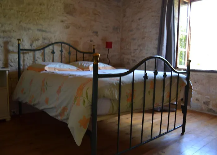 Les Vignes Hautes בית נופש *