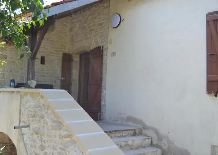 Les Vignes Hautes בית נופש